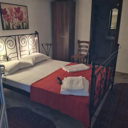 Vila Margareta Curtea de Argeş Habitación foto